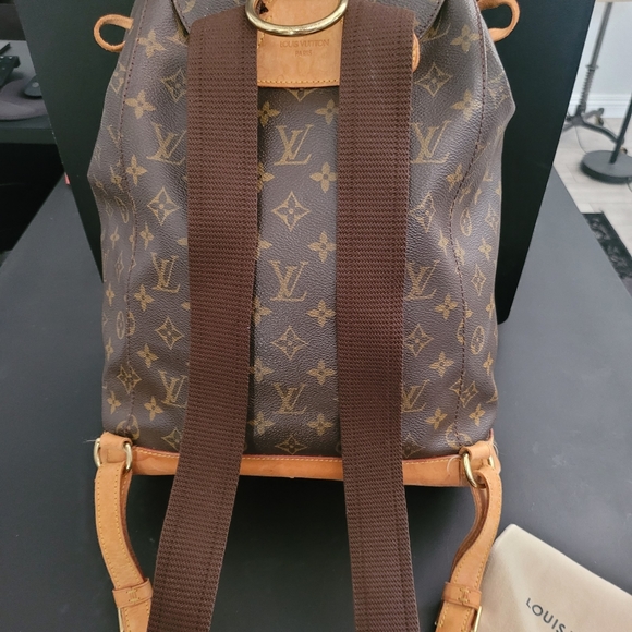 Montsouris Lv Authentic ❣️ - Picture 3 of 12